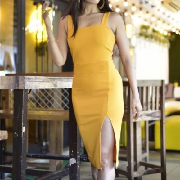 Dresses & Skirts - Slit hem fitted dress